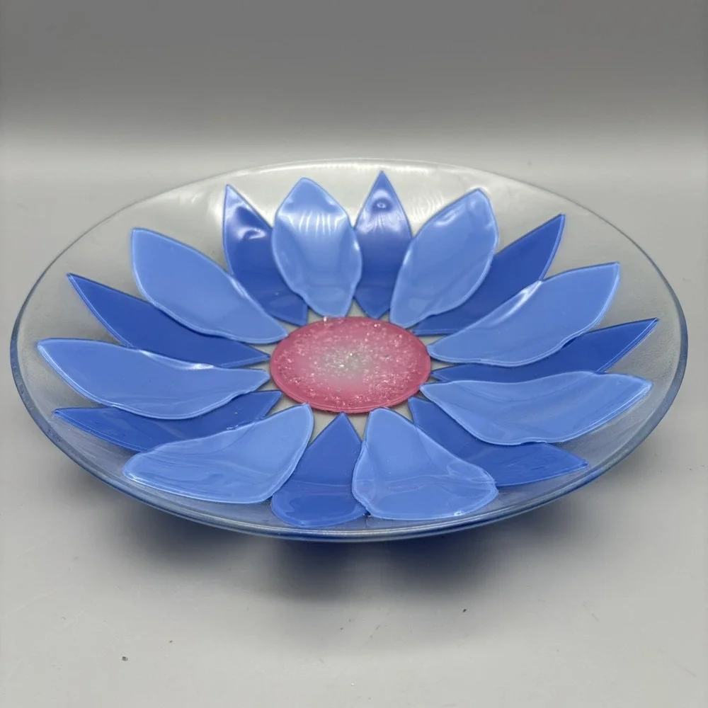 Villeroy & Boch Floral Vitrum Shallow‎ Bowl Daisy Blue Pink Fused Glass 10.5